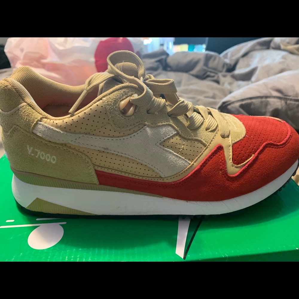 Diadora